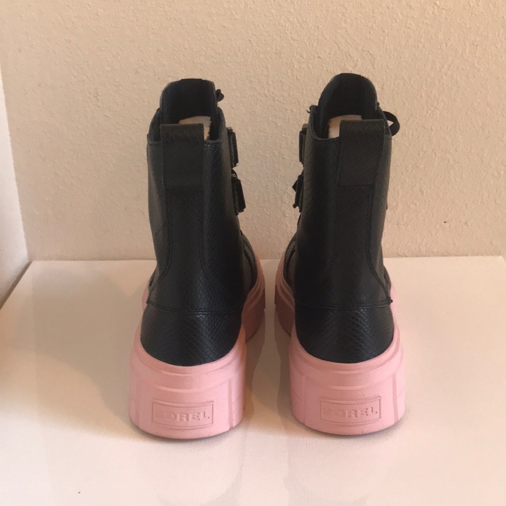 Sorel Black and Pink Ankle Waterproof Rain Boots - Women’s 9 - Picture 4 of 7